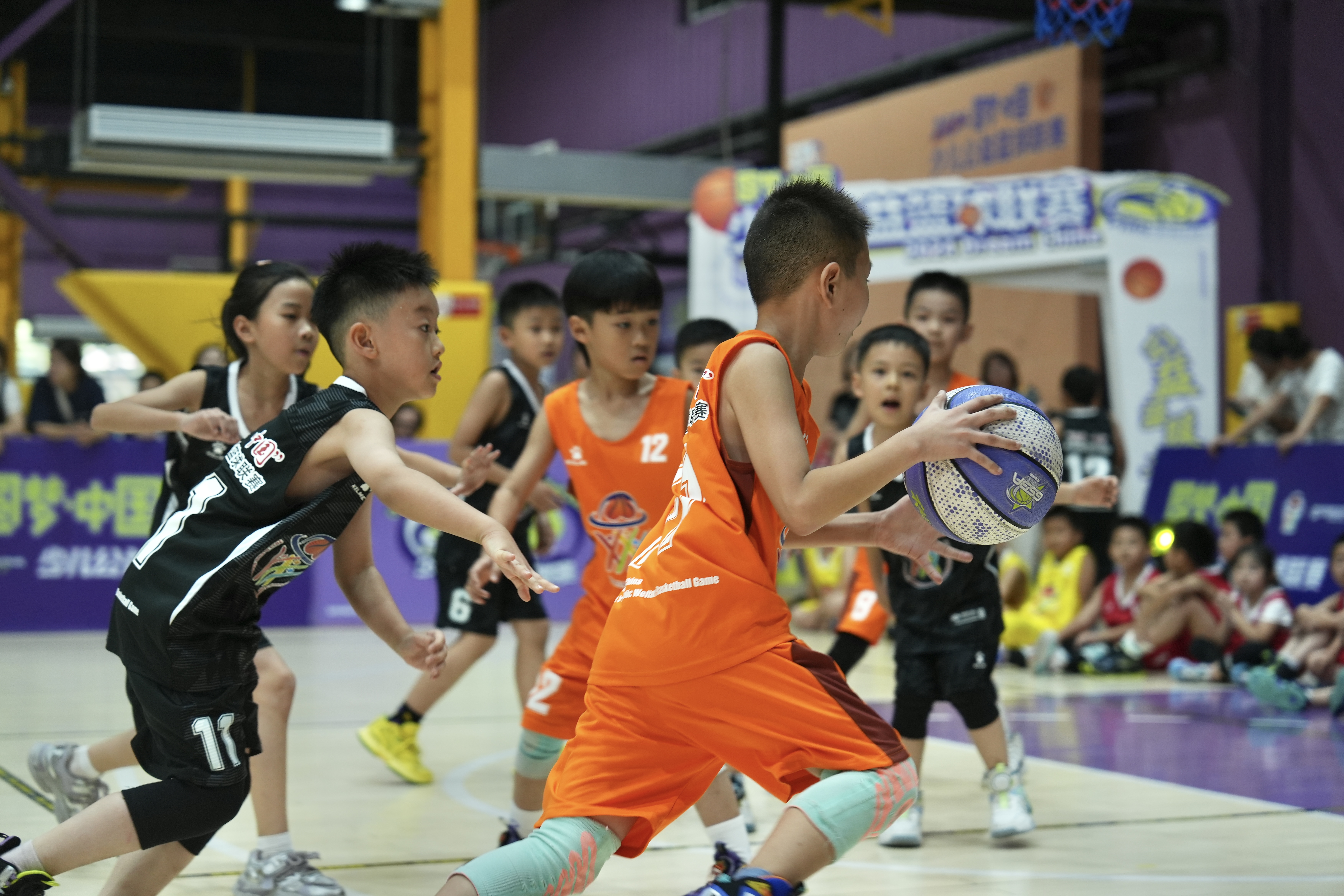包含青少年“篮球梦想营”在广州开启，培养新一代篮球人才的词条
