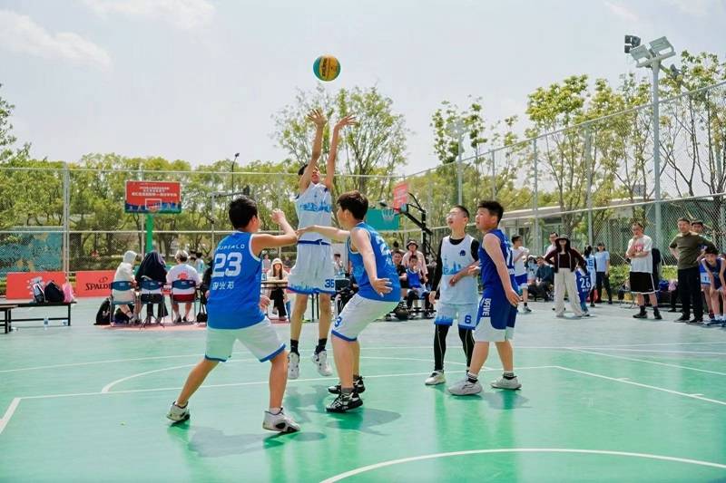 青少年篮球“梦想启航”系列活动全面铺开，激发青少年热情的简单介绍
