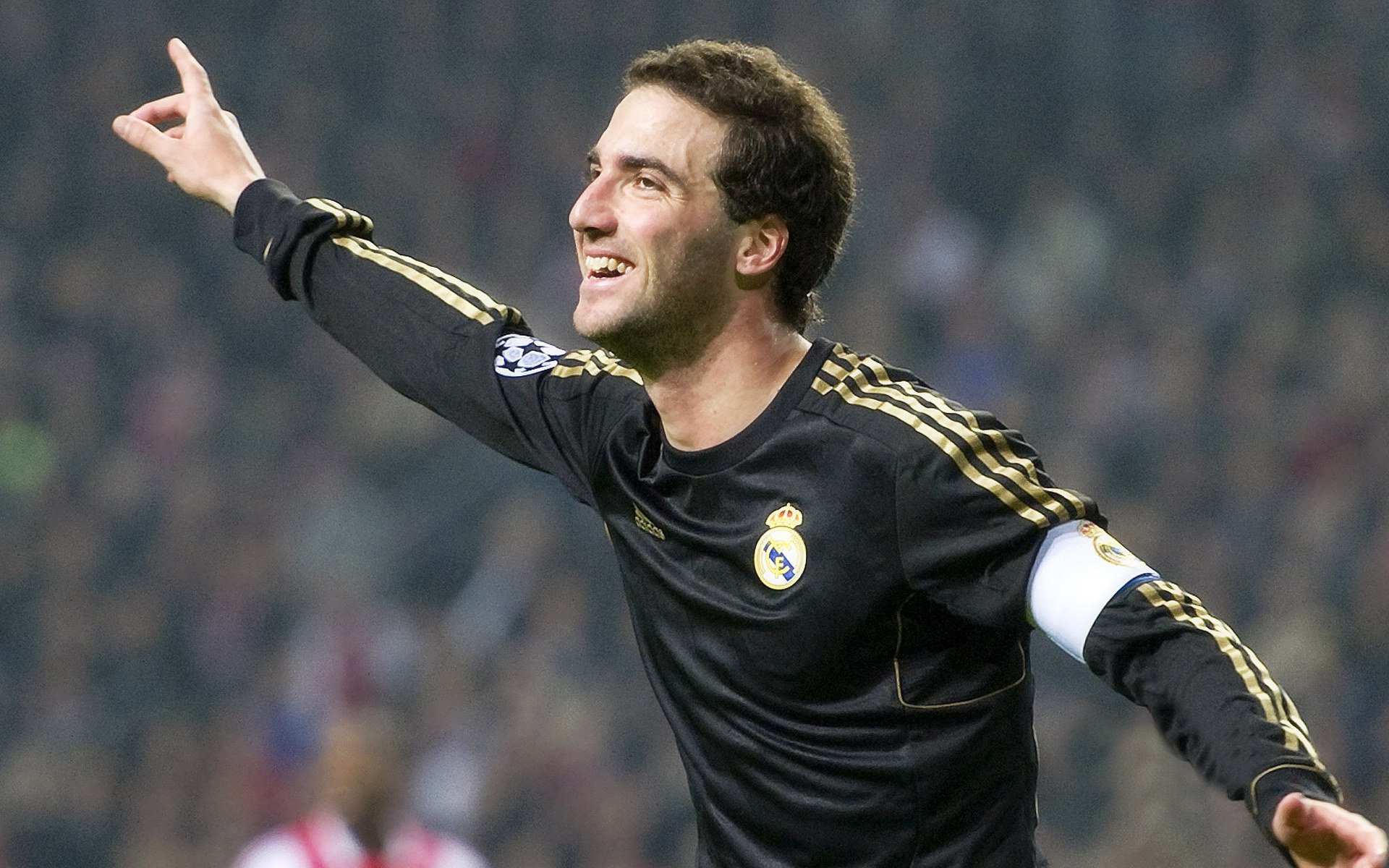 开云kaiyun-“华金·托比利亚的全能防守与快速突破，成就美洲狮队的防守核心”