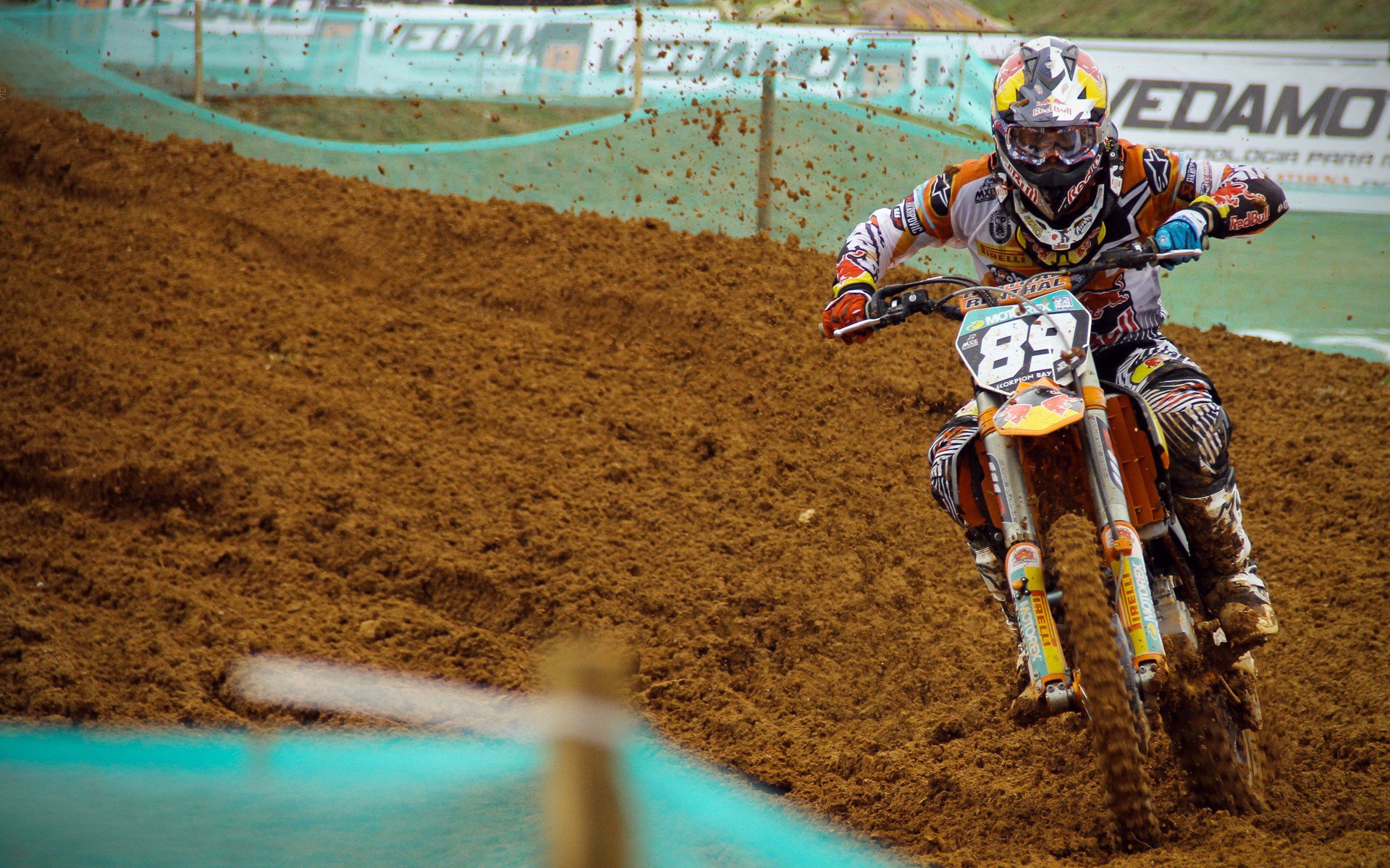 _云端极速跑：虚拟空间中挑战极限_，云端超级云